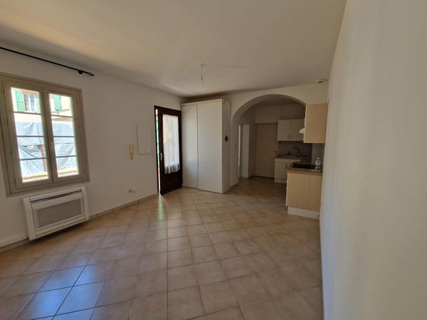 Appartement type maison de ville T3 de 54m² au RDC et en plein centre ville de Lavaur !