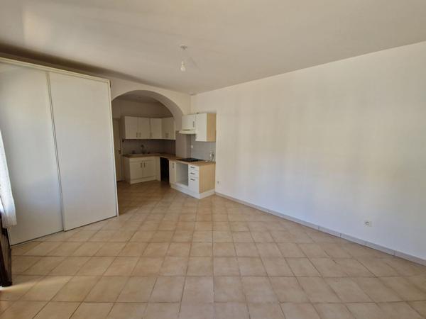 Appartement type maison de ville T3 de 54m² au RDC et en plein centre ville de Lavaur !