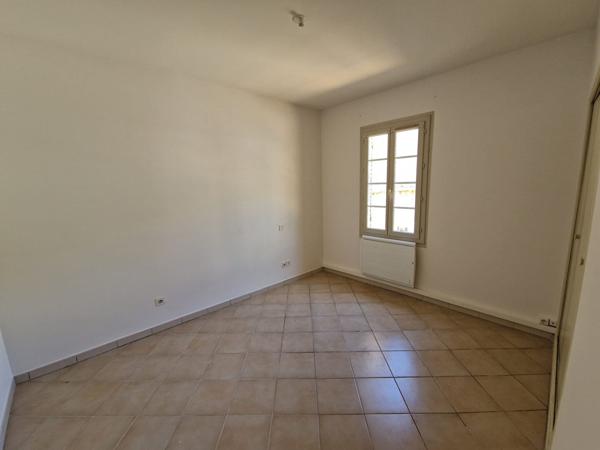 Appartement type maison de ville T3 de 54m² au RDC et en plein centre ville de Lavaur !