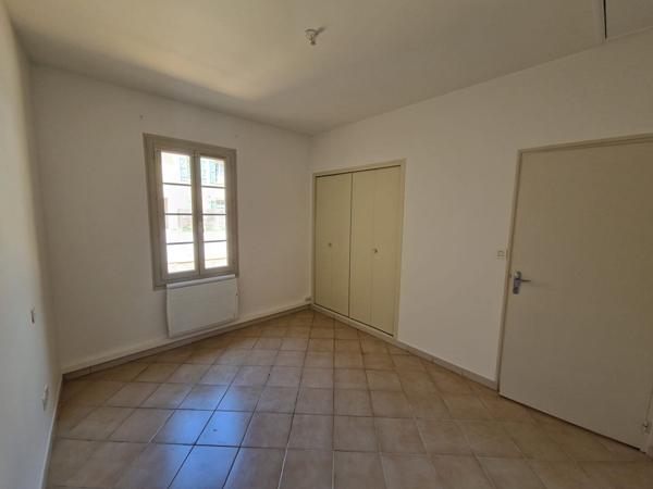 Appartement type maison de ville T3 de 54m² au RDC et en plein centre ville de Lavaur !