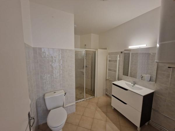 Appartement type maison de ville T3 de 54m² au RDC et en plein centre ville de Lavaur !