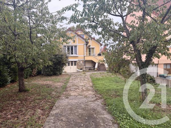 Maison à vendre  7 pièces - 129 m 2   YERRES  - 91