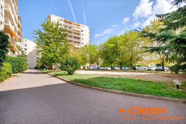 Oullins - OULLINS, vendu loué, appartement T2 situé ...