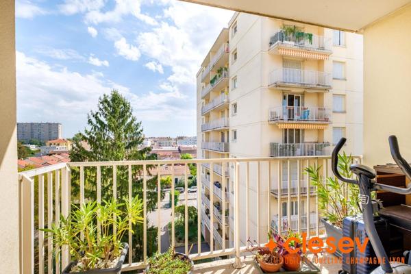 Oullins - OULLINS, vendu loué, appartement T2 situé ...