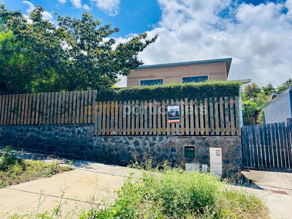 Vente Maison95 m² - 4 Pièces - SAINT LEU (97436)