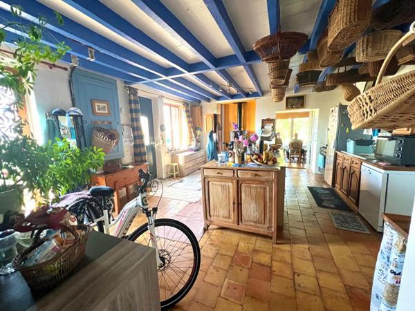 MAISON DE CAMPAGNE  PROCHE TGV 20mn