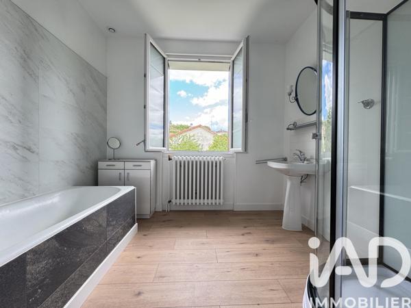 Maison à vendre 4 pièces 113 m² La Rochefoucauld-en-Angoumois