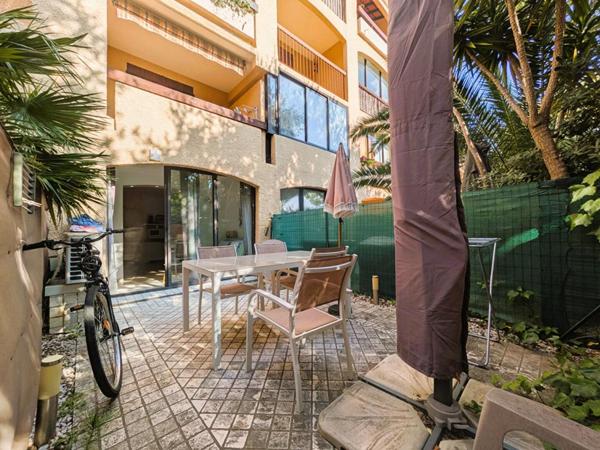 Studio cabine avec jardin et parking La Favière Port de Bormes Les Mimosas