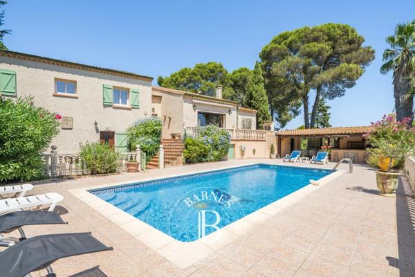 Pézenas, Maison 4 Chambres -  270 m² à vendre