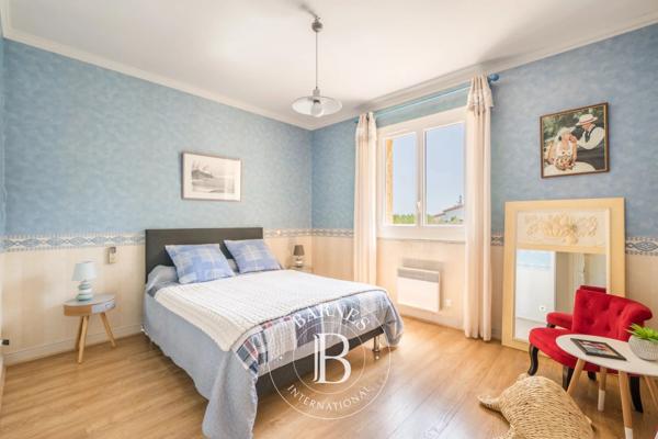 Pézenas, Maison 4 Chambres -  270 m² à vendre