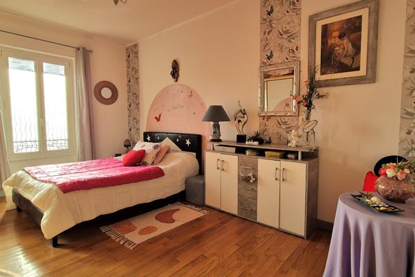 CUSSET - Proche du centre et des commodités.