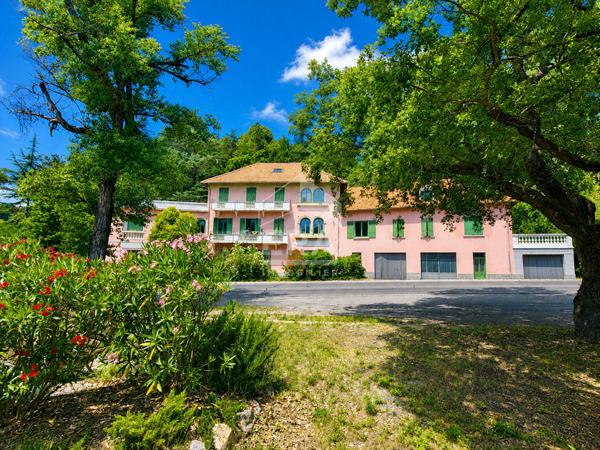 Immeuble de rapport Château Arnoux Saint Auban 20 pièce(s) 800 m2