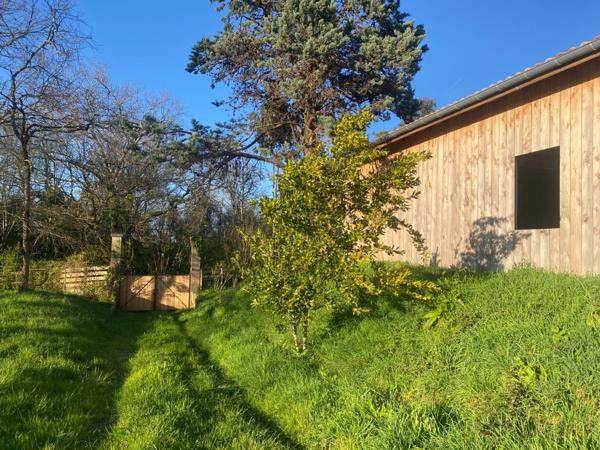 Location hangar / grange 150 m² – Secteur Saint-Caprais – Terrain 4 000 m² + 6 000 m² zone boisée