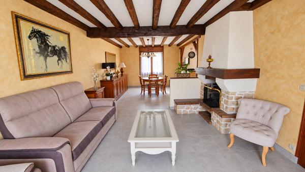 Maison familiale avec sous-sol à Renazé - 99 m²