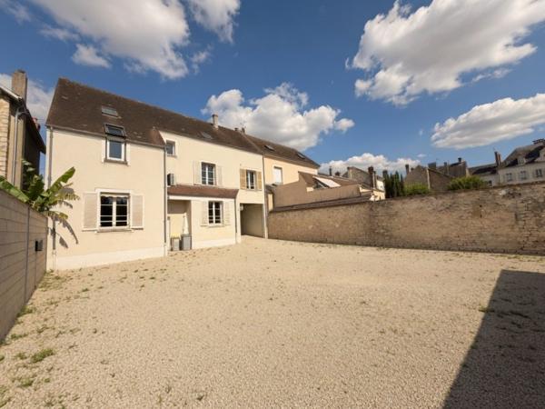 Vente / Immeuble à Nemours (77140)