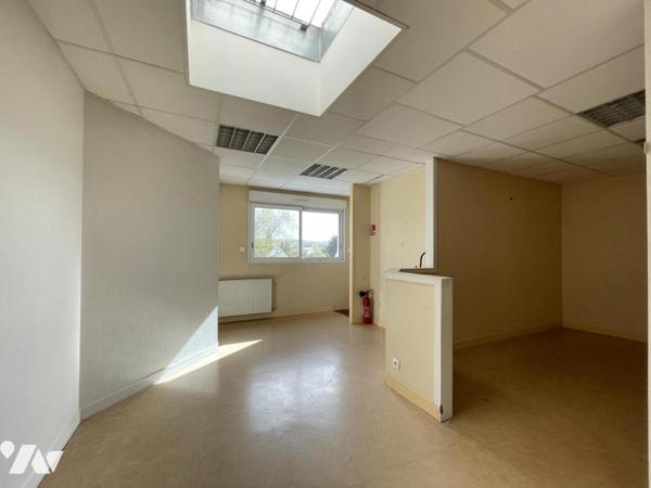 Locminé, local professionnel sur 519 m²