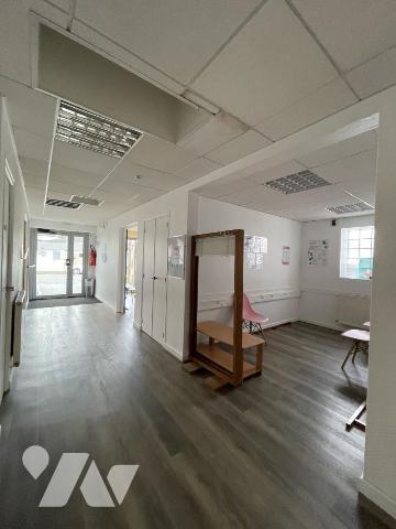 Locminé, local professionnel sur 519 m²