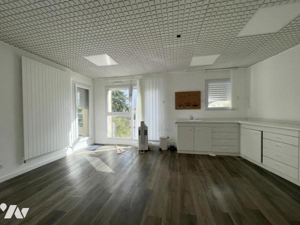 Locminé, local professionnel sur 519 m²