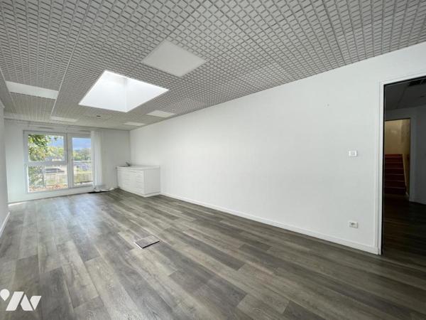 Locminé, local professionnel sur 519 m²