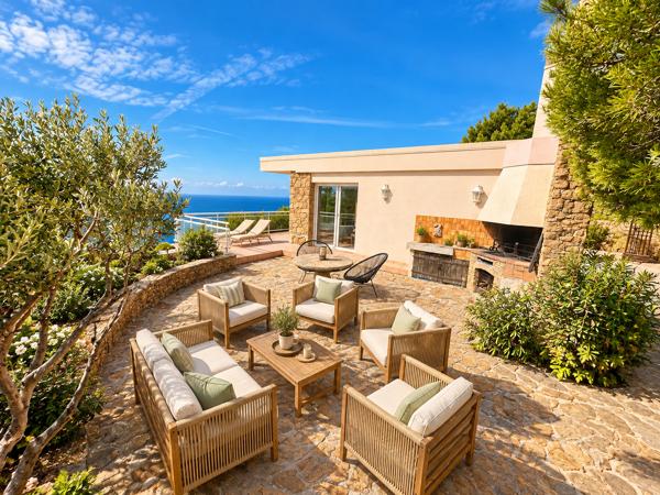 VILLA AVEC VUE MER PANORAMIQUE – extension accordée - piscinable