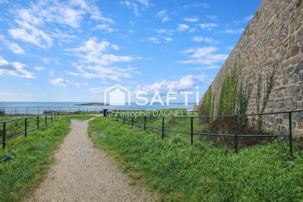 PORT-LOUIS – T2 avec parking, à deux pas des plages