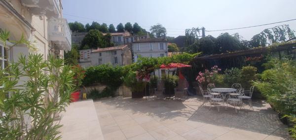 Hôtel particulier, cœur de ville, Prestation qualitative