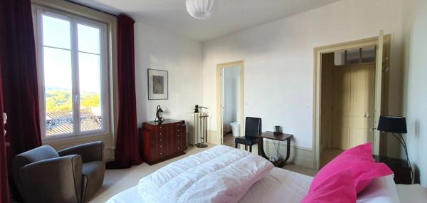 Hôtel particulier, cœur de ville, Prestation qualitative