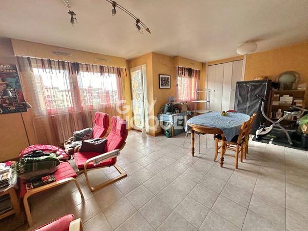 T5 AVEC BALCON ET PARKING ROUEN PREFECTURE / FAC DE DROIT