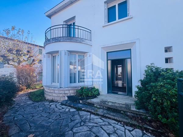 BELLE MAISON DE VILLE DE CARACTERE - CENTRE VILLE ROYAN