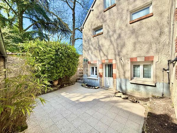 Maison bourgeoise à Orléans centre, 6 pièces, surface 200m²