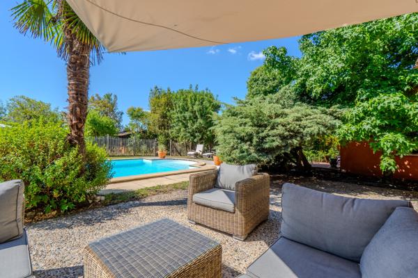 Maison
         7 pièces
        - 220 m² Bien prestige 1 550 000 € *