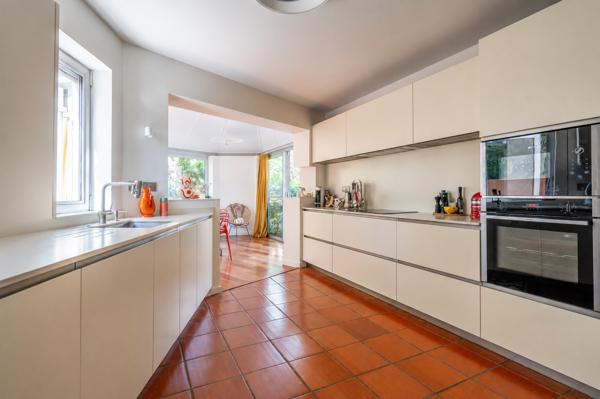 Maison
         7 pièces
        - 220 m² Bien prestige 1 550 000 € *