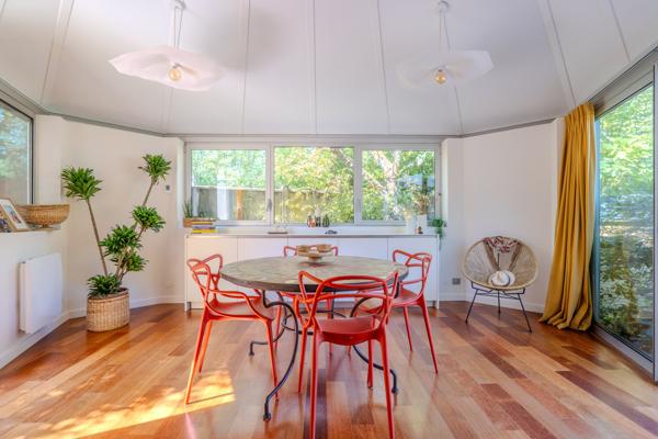 Maison
         7 pièces
        - 220 m² Bien prestige 1 550 000 € *