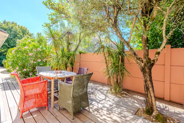 Maison
         7 pièces
        - 220 m² Bien prestige 1 550 000 € *