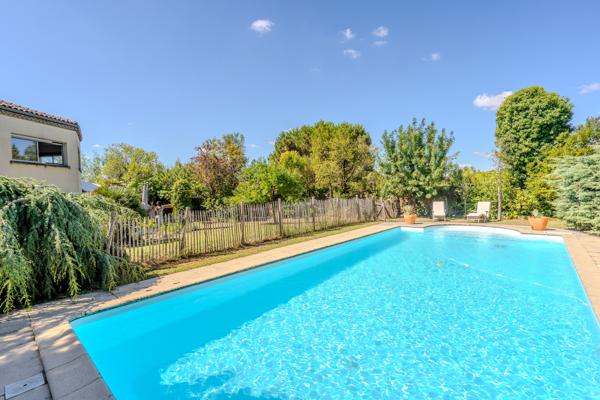 Maison
         7 pièces
        - 220 m² Bien prestige 1 550 000 € *
