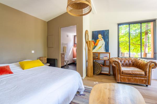 Maison
         7 pièces
        - 220 m² Bien prestige 1 550 000 € *