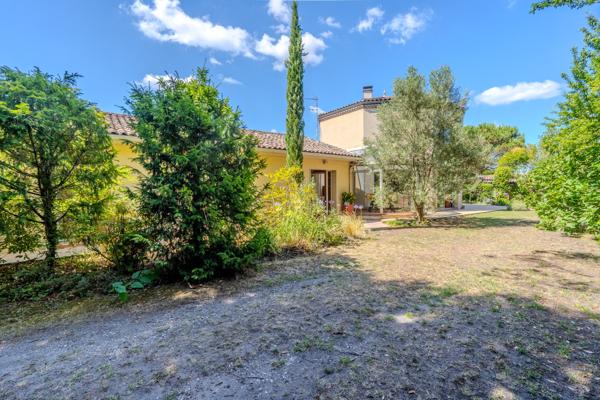 Maison
         7 pièces
        - 220 m² Bien prestige 1 550 000 € *
