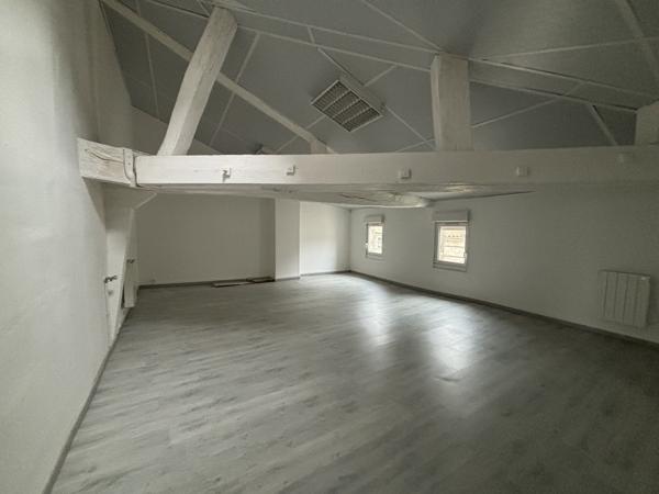 HYPER CENTRE IMMEUBLE MIXTE LOCAL COMMERCIAL ET TRIPLEX F4