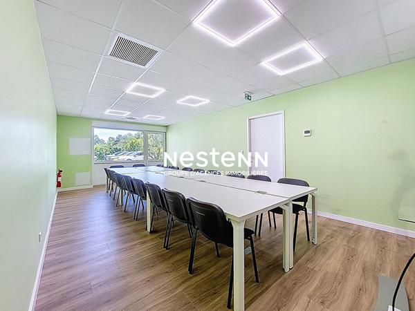 A VENDRE PORTET SUR GARONNE - TOULOUSE 250 M² BUREAUX ET SALLES DE REUNION , EXCELLENTE VISIBILITE