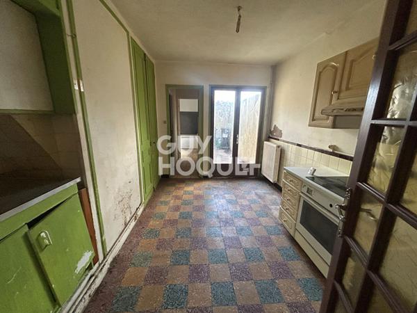 A VENDRE - Maison à rénover - 1 chambre - un bureau - Cour