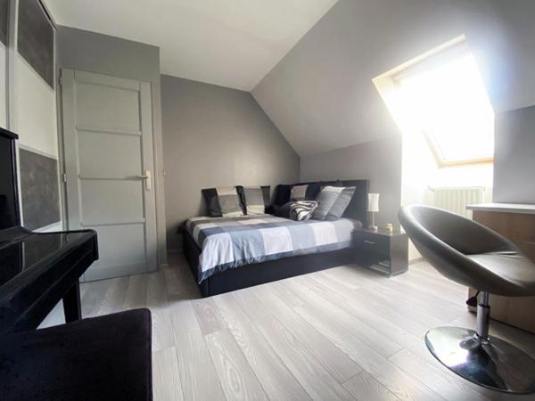 LE PLESSIS ROBINSON - MAISON 5 CHAMBRES, JARDIN, SOUS-SOL TOTAL POMPE A CHALEUR - DPE A