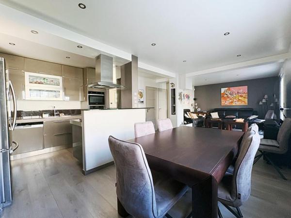 LE PLESSIS ROBINSON - MAISON 5 CHAMBRES, JARDIN, SOUS-SOL TOTAL POMPE A CHALEUR - DPE A