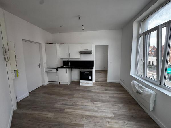 A LOUER : T1 à FACHES THUMESNIL • Rue Ferrer - Faches Thumesnil • 480 € CC • Réf. 1569-2