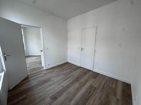A LOUER : T1 à FACHES THUMESNIL • Rue Ferrer - Faches Thumesnil • 480 € CC • Réf. 1569-2