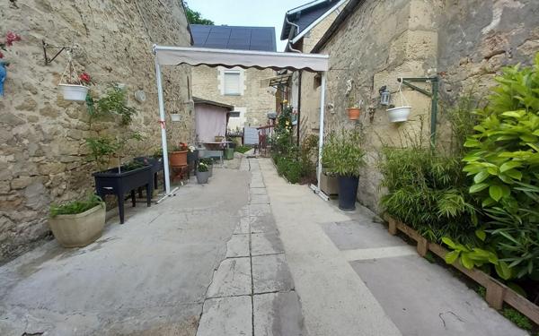 Maison à vendre    2 pièces •  Presles-et-Boves