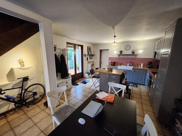 Maison Dourdan - Proche Gare RER C de 128 m2 comprenant un pavillon + un F2 indépendant