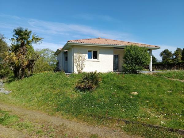 MAISON CONTEMPORAINE DE 3 CHAMNBRES SUR 4500 M² ACTUELLEMENT LOUEE.