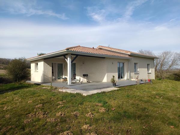 MAISON CONTEMPORAINE DE 3 CHAMNBRES SUR 4500 M² ACTUELLEMENT LOUEE.