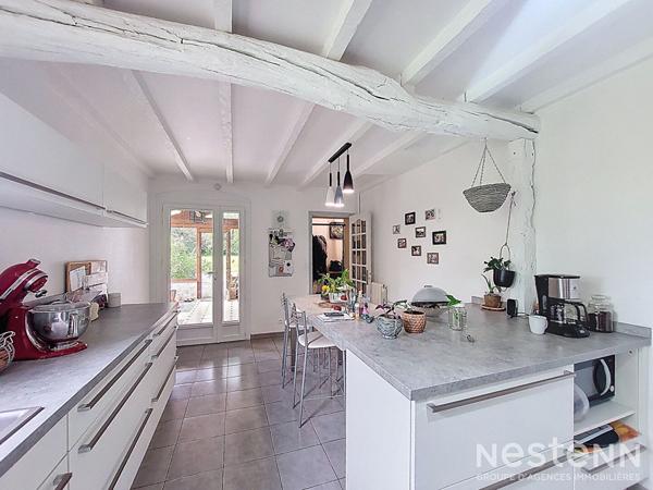 A vendre Maison de 206 m² habitable de plain pied avec piscine, garage et parc arboré