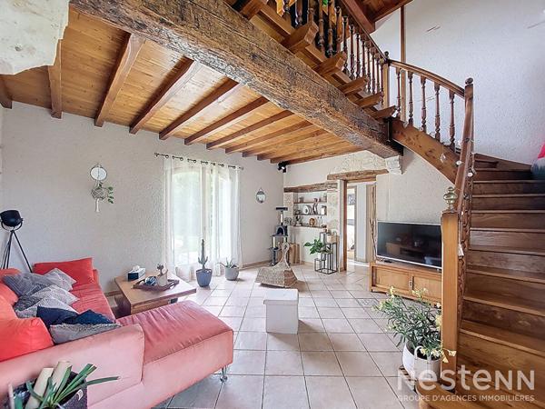 A vendre Maison de 206 m² habitable de plain pied avec piscine, garage et parc arboré